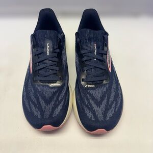 Women’s Brooks Launch 11 size 10